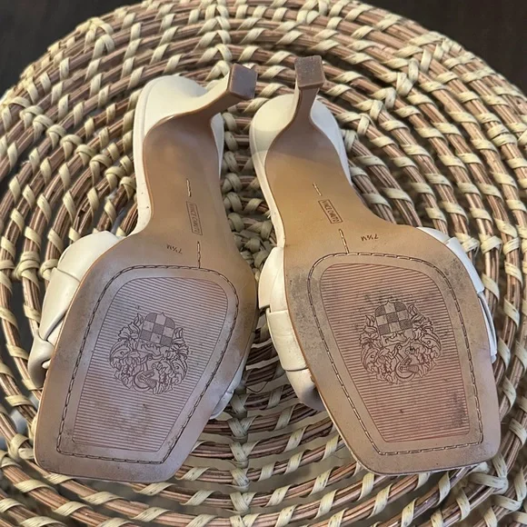 Vince Camuto Beige Woven Women's Sandals - Picture 8 of 8